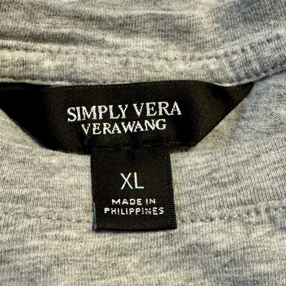 Vera Wang - Women’s Short Sleeve Tee and Shorts - Size XL - Picture 2 of 5